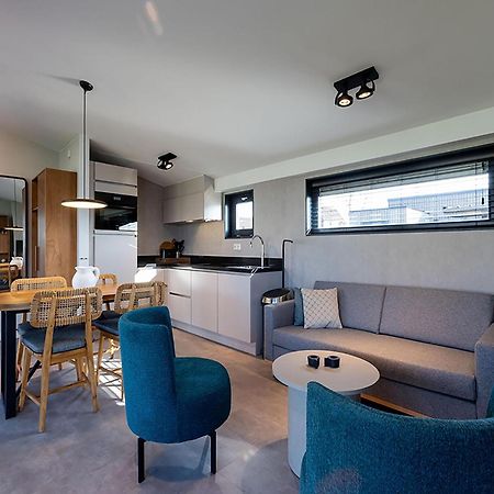 Luxury Docklodge On The Water Delfstrahuizen Ngoại thất bức ảnh