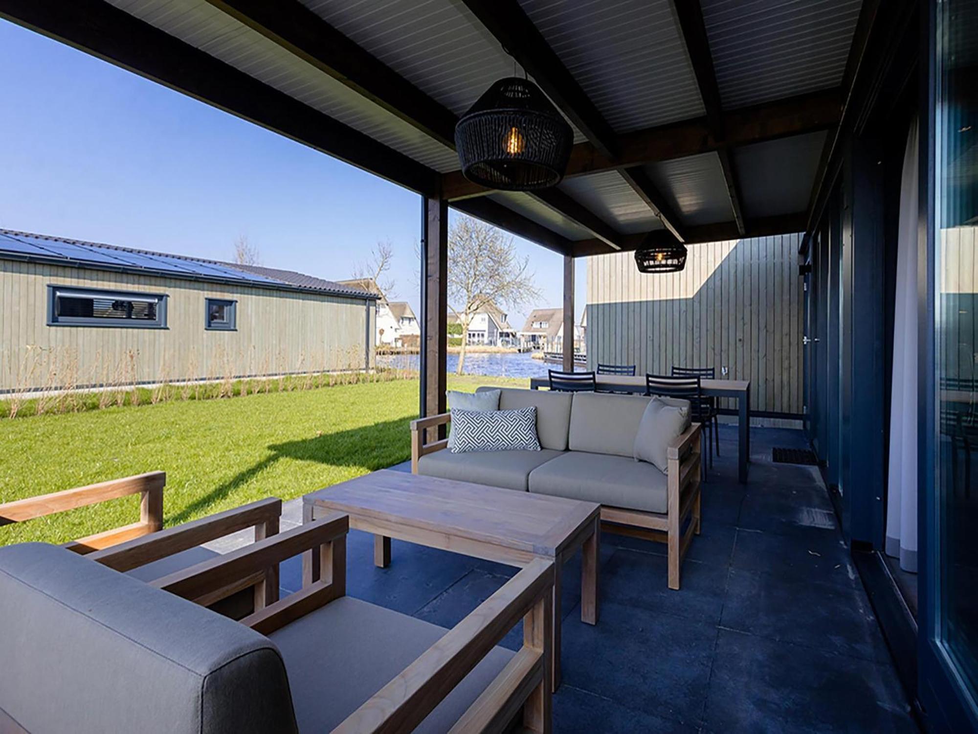 Luxury Docklodge On The Water Delfstrahuizen Ngoại thất bức ảnh